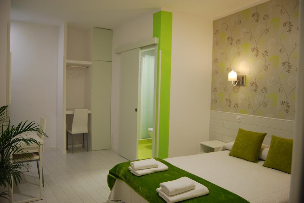 Hostal Petite Maman Madrid Room photo